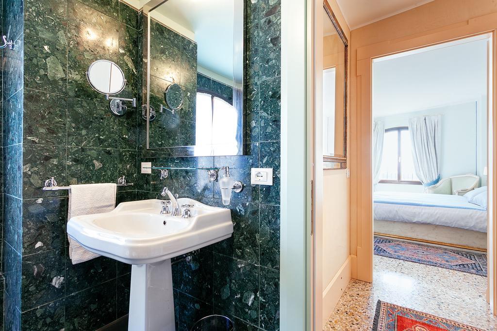 Deluxe Apartments Lagoon View Venesia Bagian luar foto