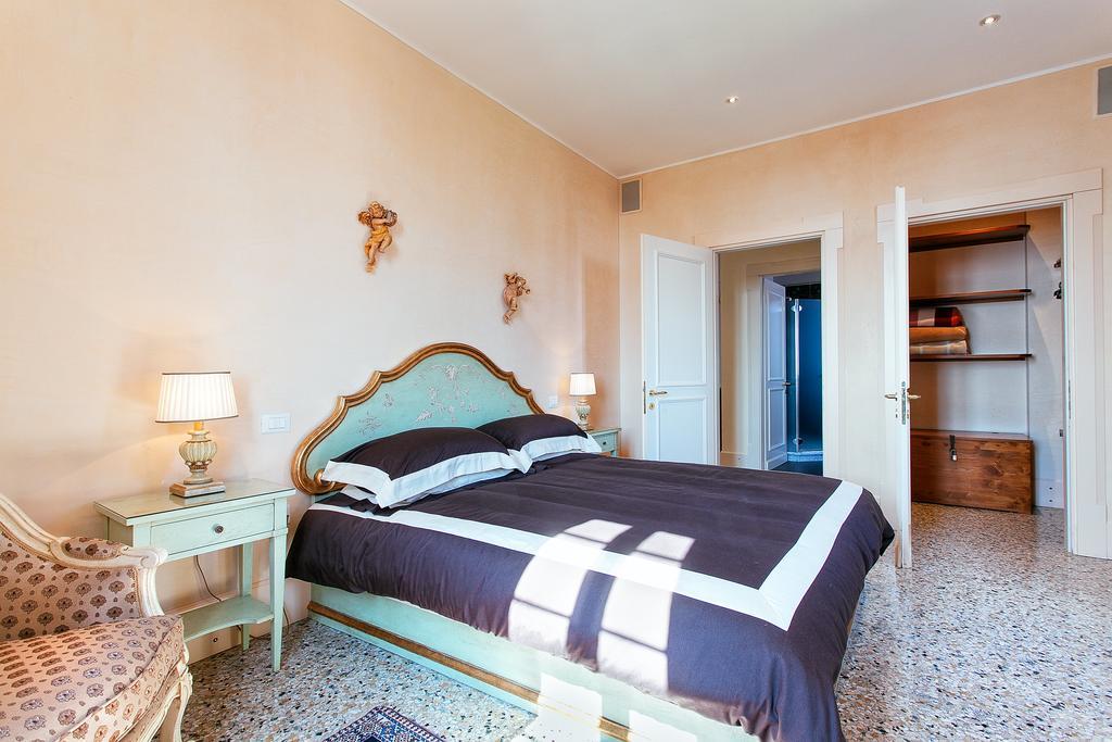 Deluxe Apartments Lagoon View Venesia Bagian luar foto